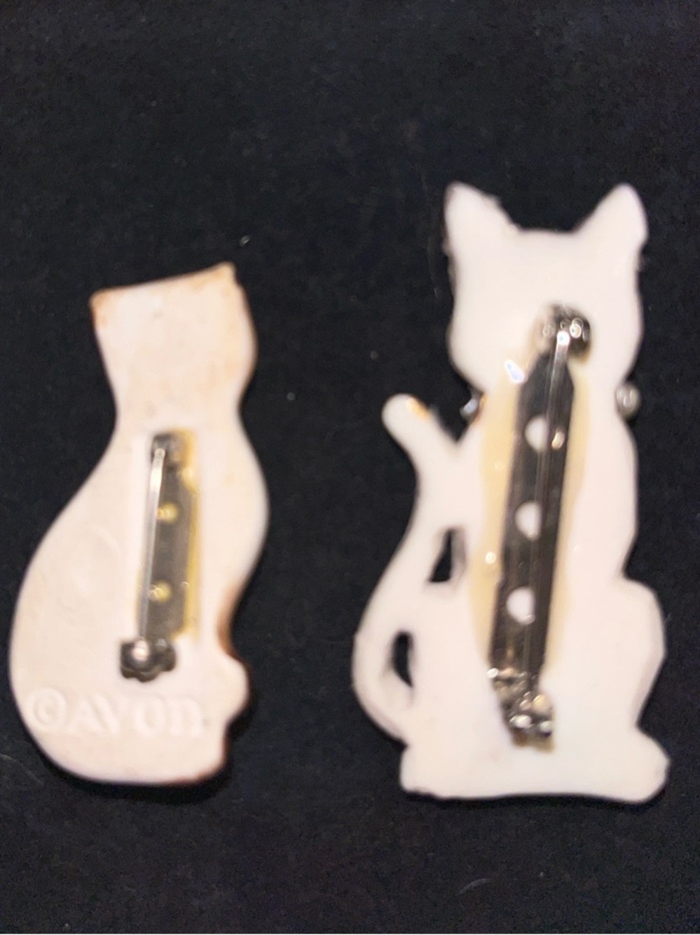 Avon Siamese Cat Brooches - Cream, Brown & Blue - Picture 4 of 4